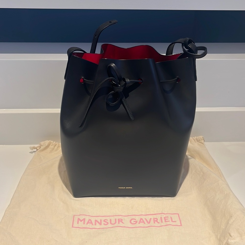 COPY - Mansur Gavriel bucket bag classic